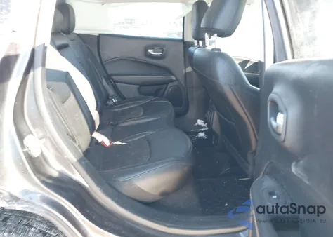 2020 Jeep Compass Latitude 4X4 z USA, uszkodzony, nr VIN 3C4NJDBB1LT196918